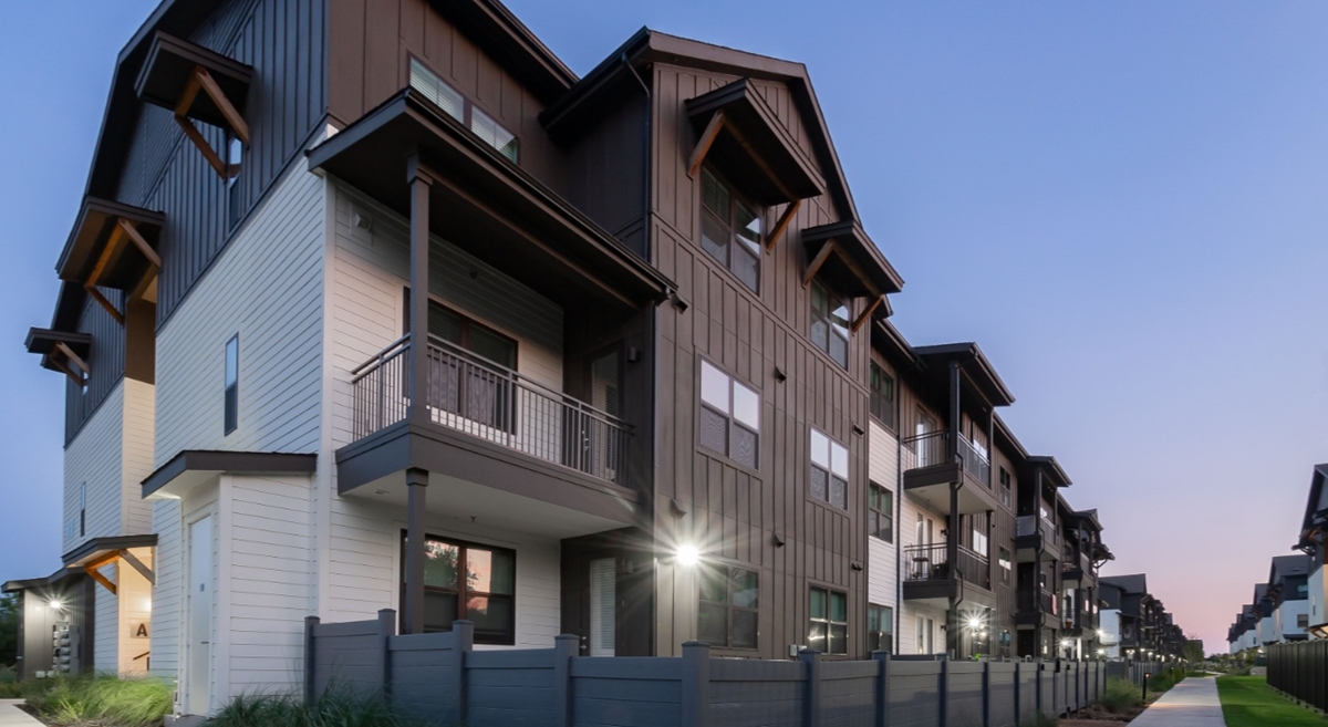 Citizen House Bergstrom - Exterior - Photo 2 of 19
