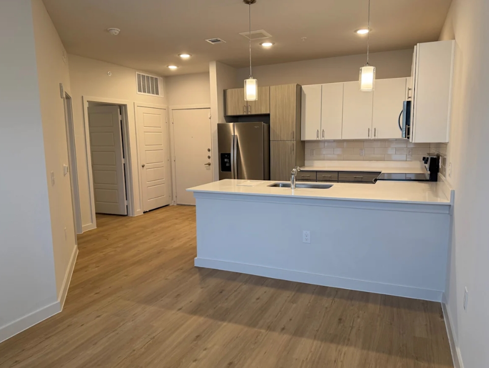 Park South - Kitchen - Photo 8 of 12
