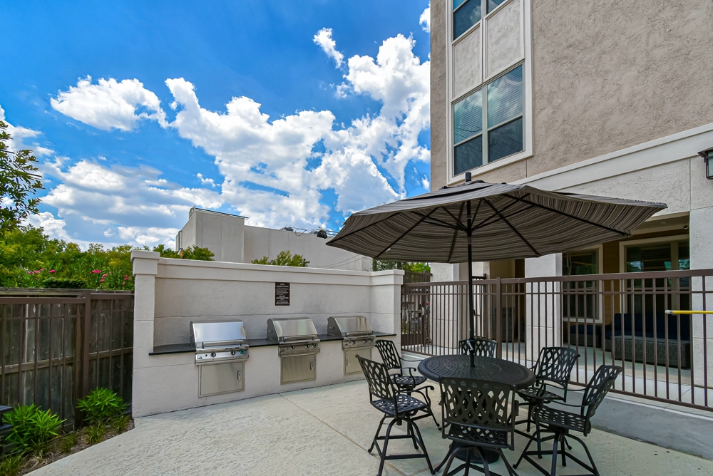 Somerset Lofts - BBQ - Photo 8 of 21
