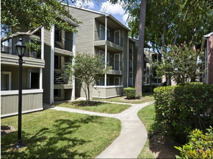 Brandon Oaks Cypress 908+ for 1 & 2 Bed Apts