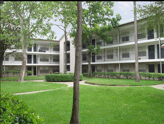 Plaza on Westheimer Apartment