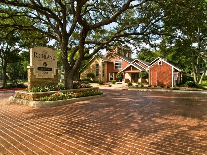 Richland San Antonio 749+ for 1 & 2 Bed Apts