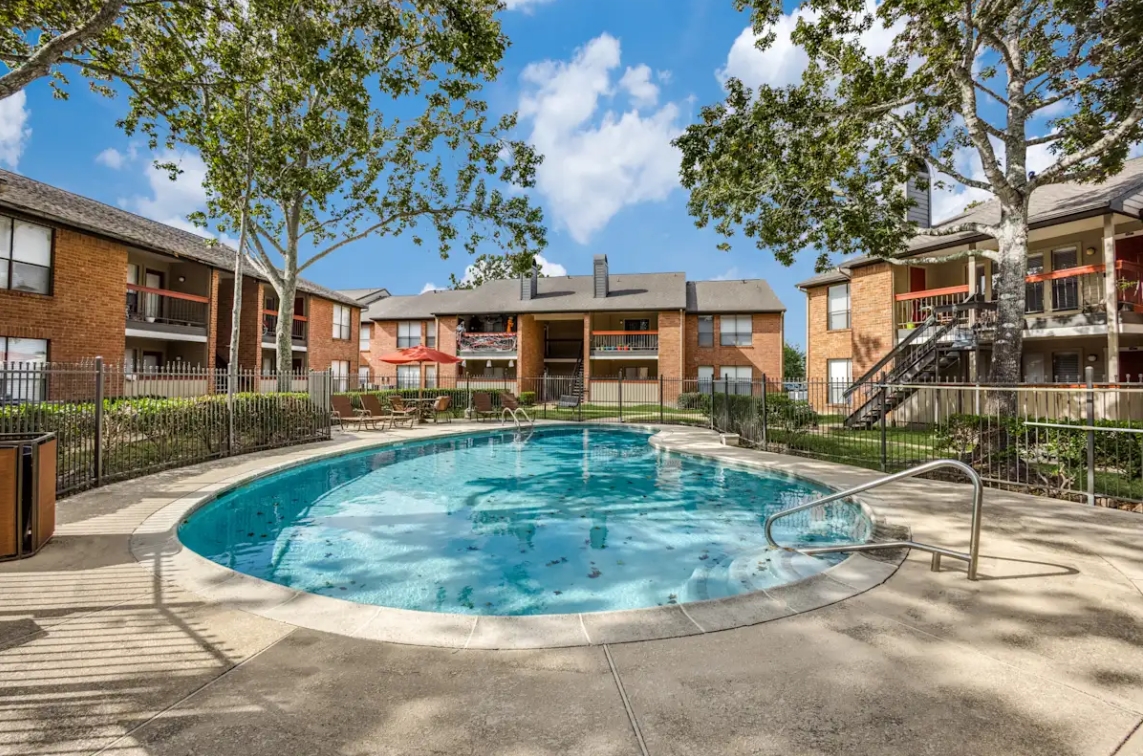 Veridian at Clear Lake - Pool - Photo 6 of 24
