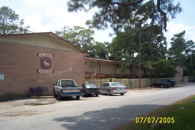 Sir Charles Apartment