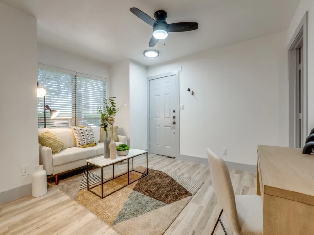 Parea Oak Lawn - Living - Photo 6 of 12