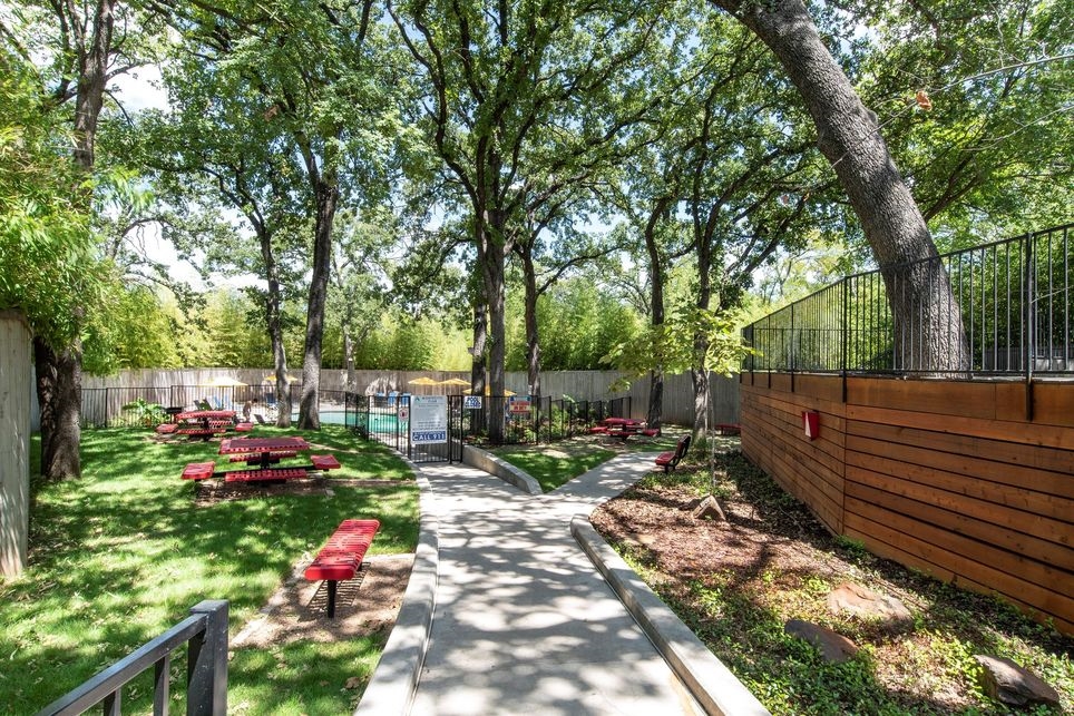 Montecito Club I & II - Courtyard - Photo 3 of 22