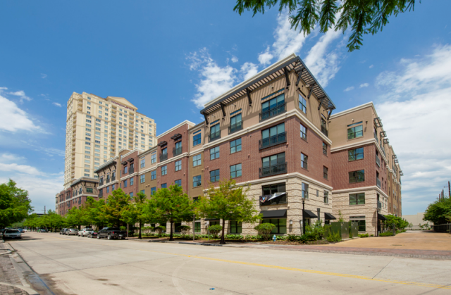 AMLI Uptown Apartment