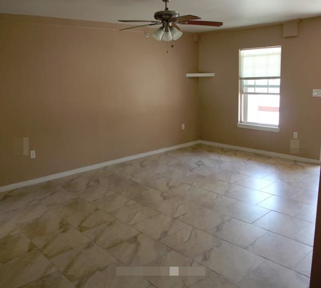 Palms Apartments & Townhomes - Living - Photo 5 of 8