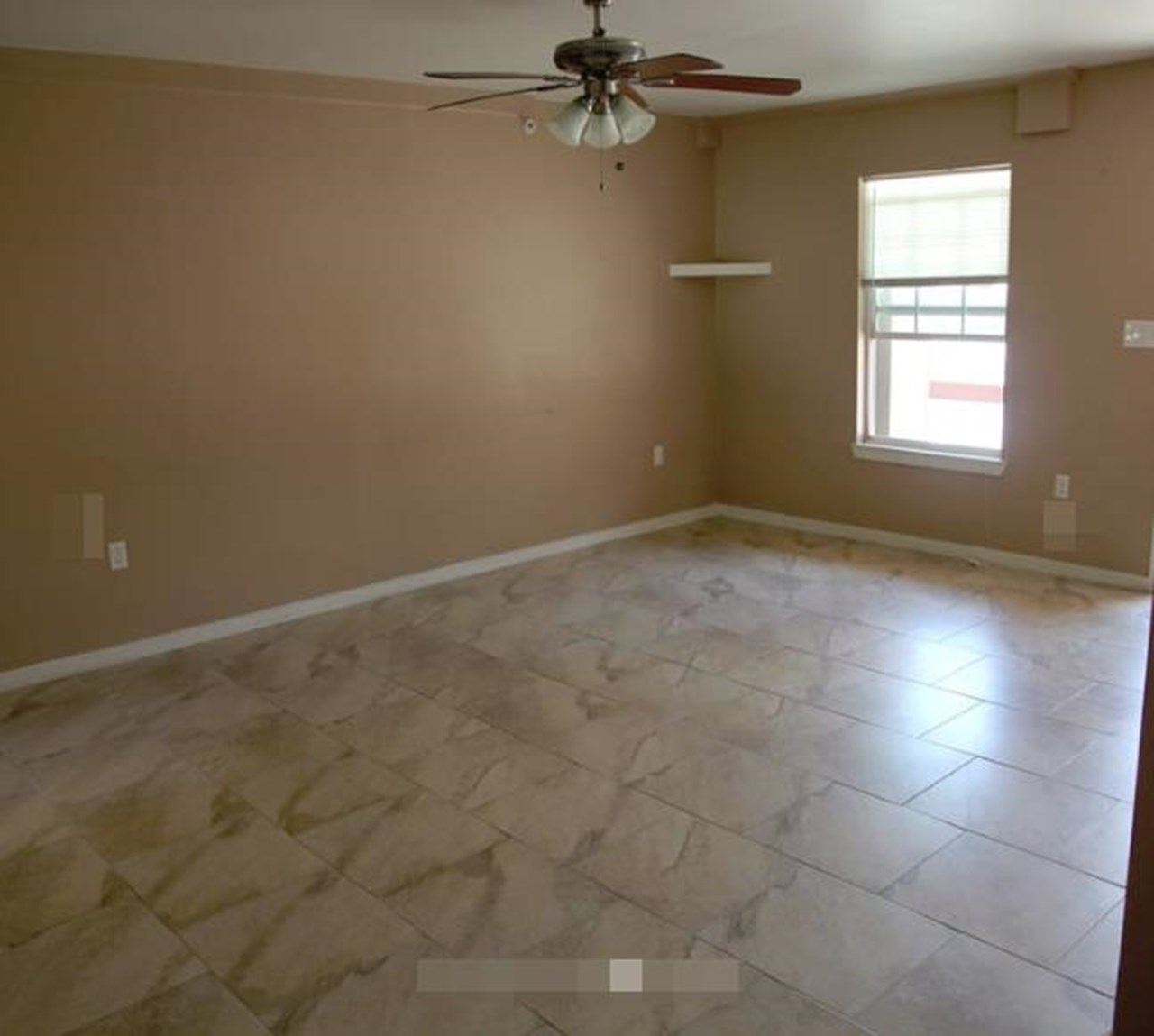 Palms Apartments & Townhomes - Living - Photo 5 of 8