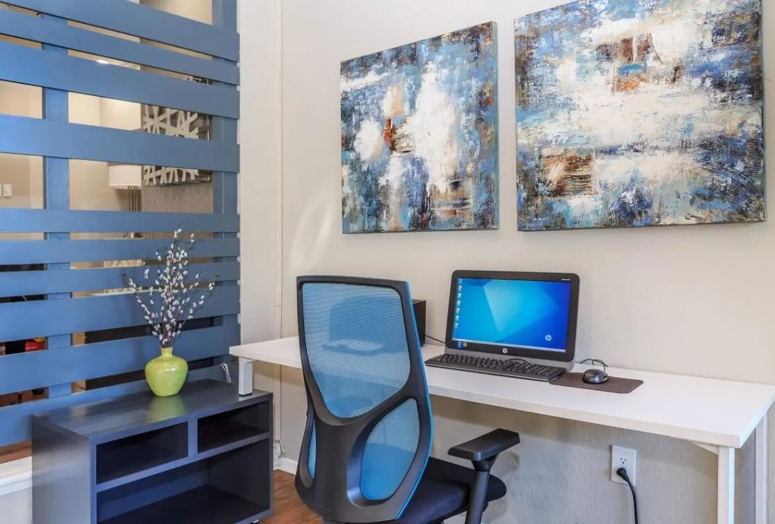 Iron Landings - Business Center - Photo 7 of 15