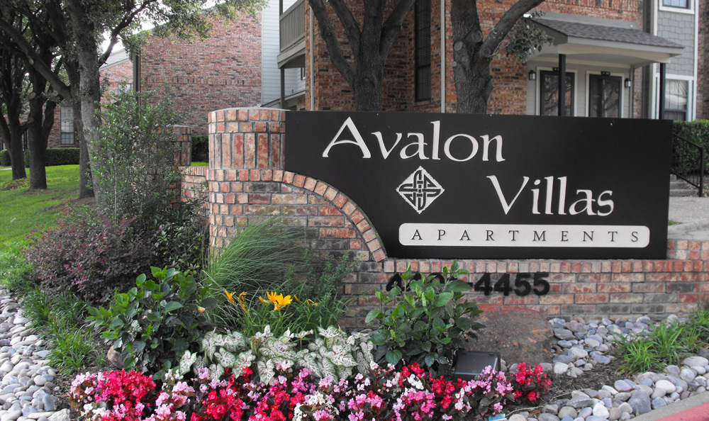 Avalon Villas Irving 995+ for 1 & 2 Bed Apts