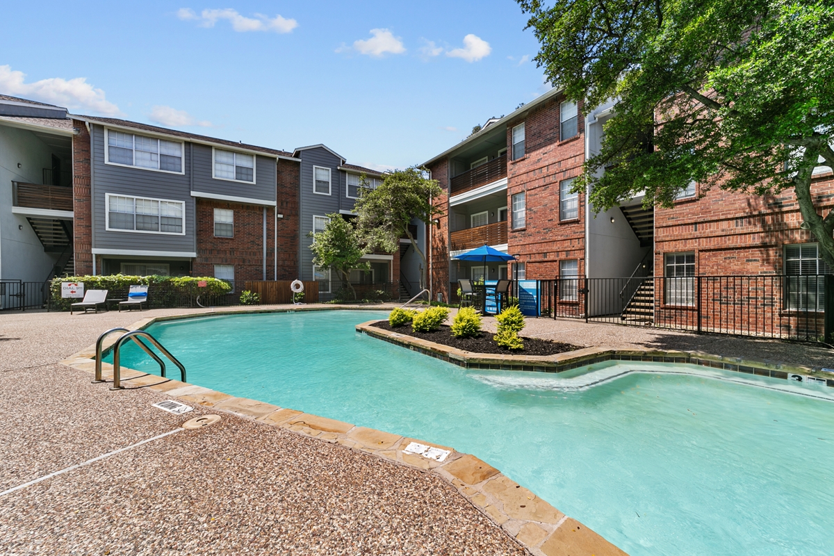Silver Creek Apartments Dallas 937+ for 1 & 2 Bed Apts