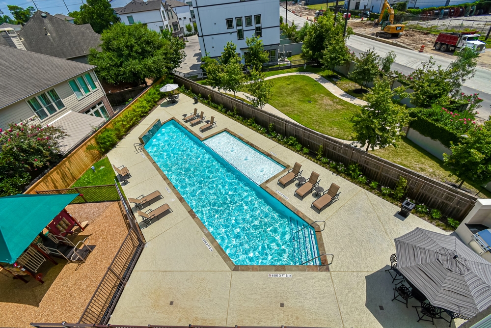 Somerset Lofts - Pool Area - Photo 6 of 21