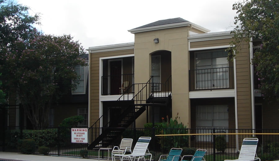 Galleria Flats - Exterior - Photo 4 of 11