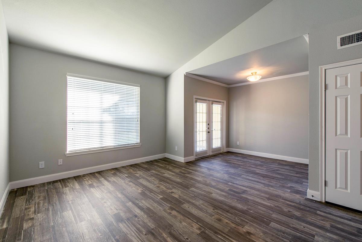 Highland - Living - Photo 4 of 10