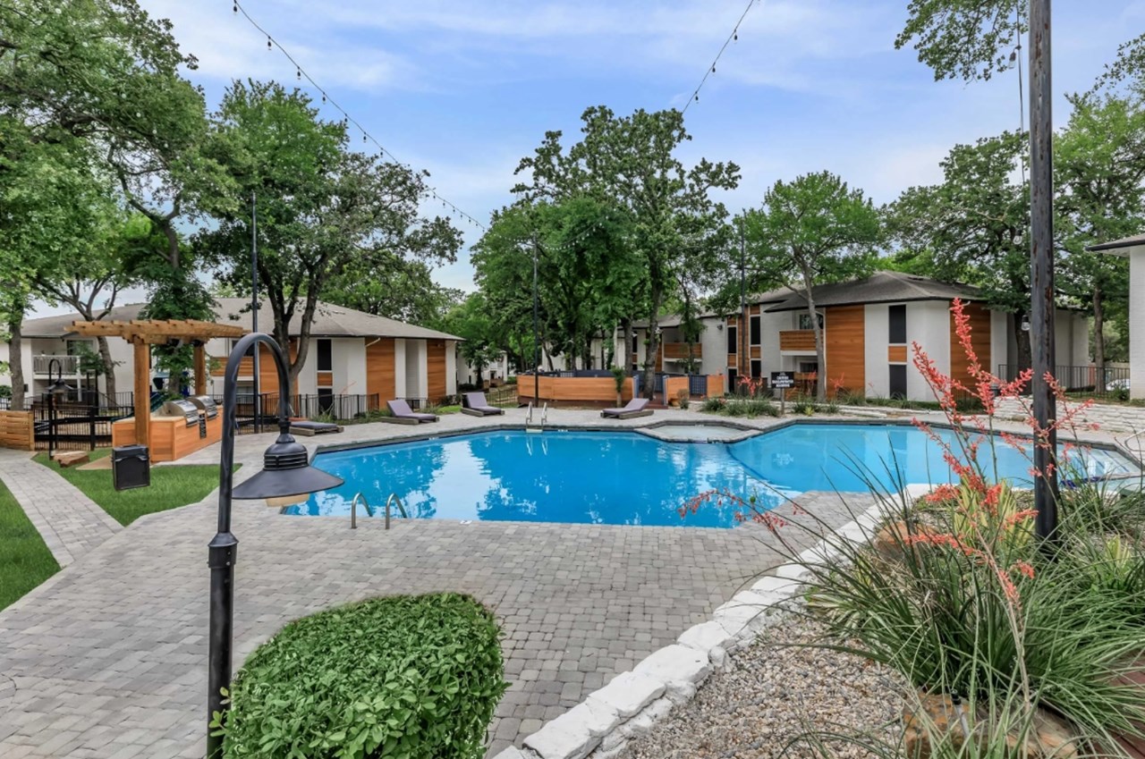 Washington - Pool - Photo 5 of 22