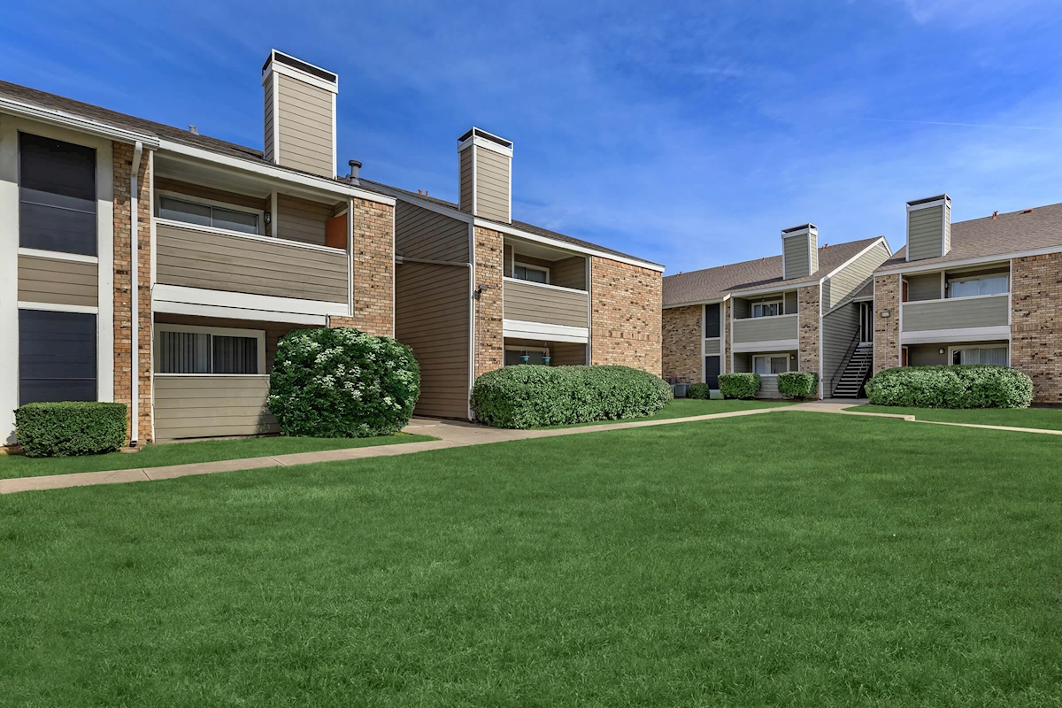 Taylor Commons - Exterior - Photo 4 of 40