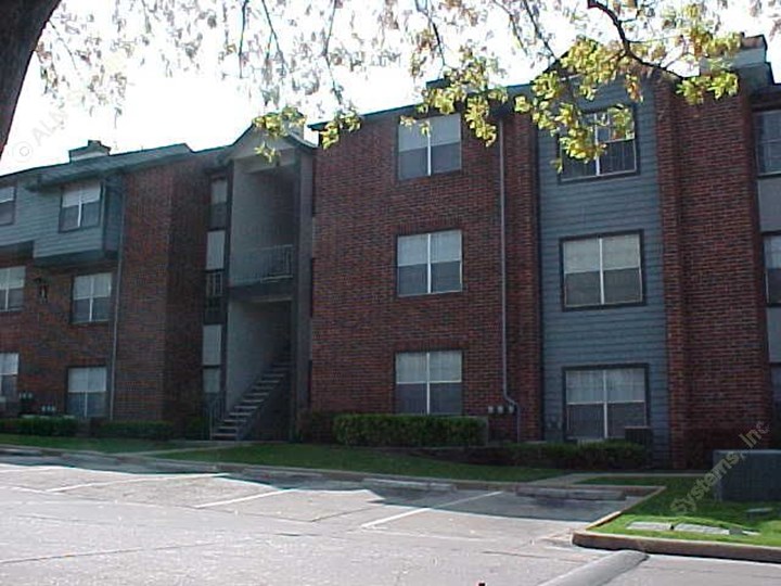 Falcon Ridge Apartments