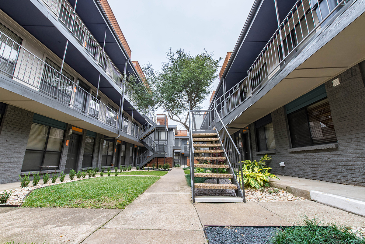 Everton at Bellmar - Exterior - Photo 4 of 29