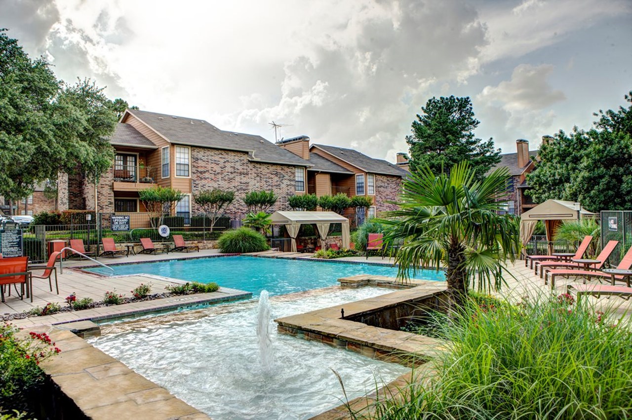 Camino Del Sol - Denton, TX - Photo 1 of 8