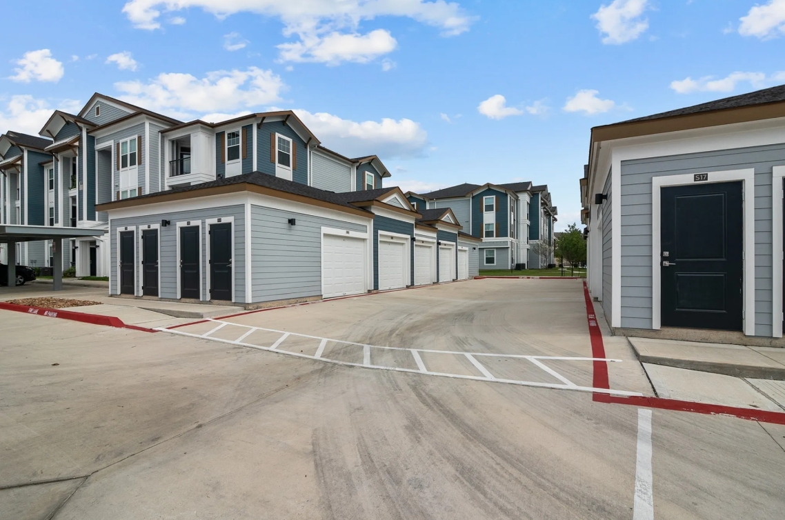 Evolve Champions - Exterior - Photo 2 of 33