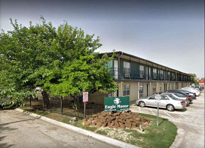 Eagle Manor Apartments Denton 995+ for 1 Bed Apts