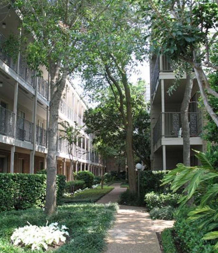 Fountainview Lodge I Houston 935+ for 1 & 2 Bed Apts