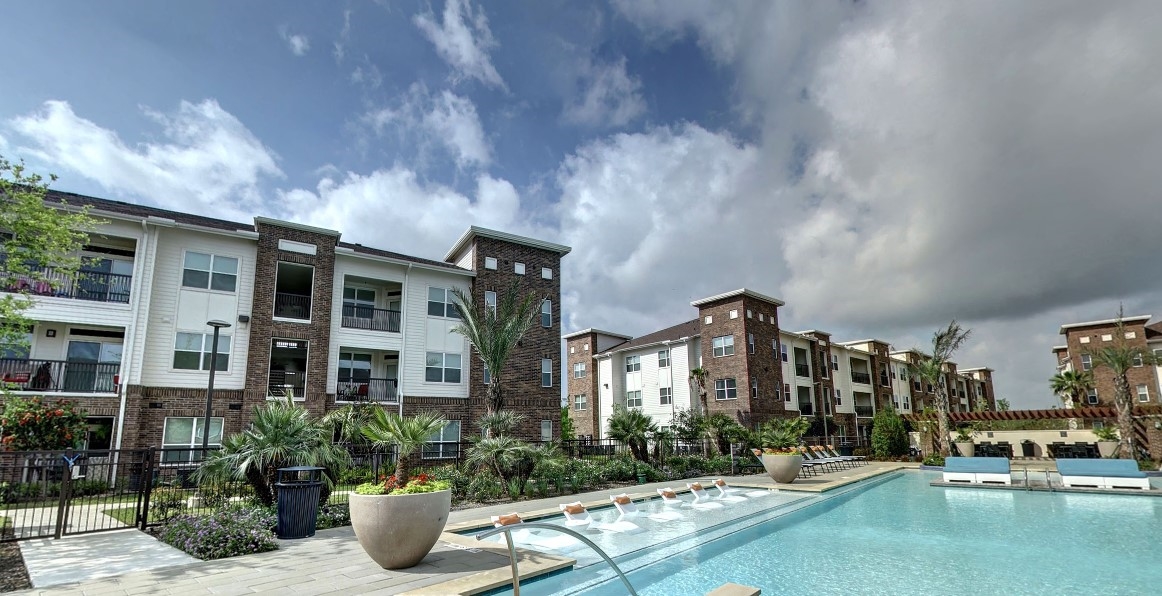 Advenir at Boulder Creek Houston 1295+ for 1 & 2 Beds