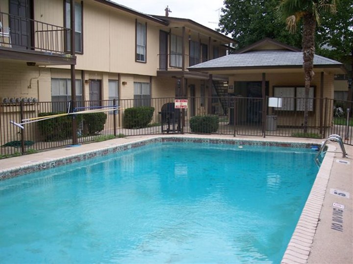 Donaldson Villas San Antonio 750+ for 1, 2 & 3 Beds