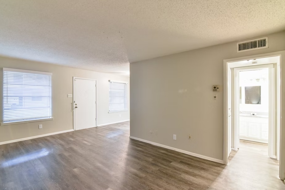 Mariposa Park - Living/Dining - Photo 6 of 18