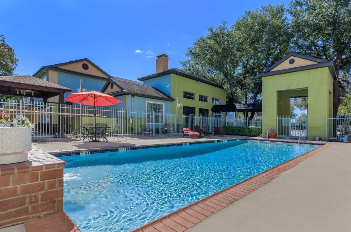 Bella Vista Park - Pool - Photo 5 of 27