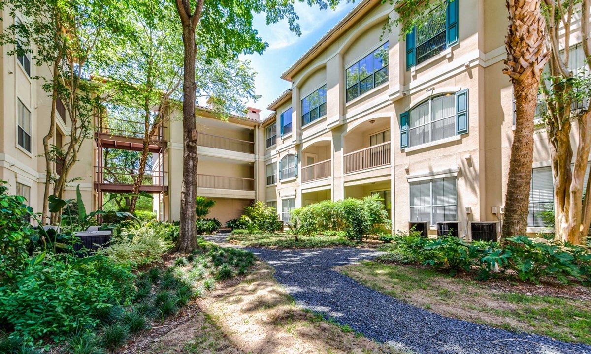 Village at West University Houston 1421+ for 1, 2 & 3 Beds