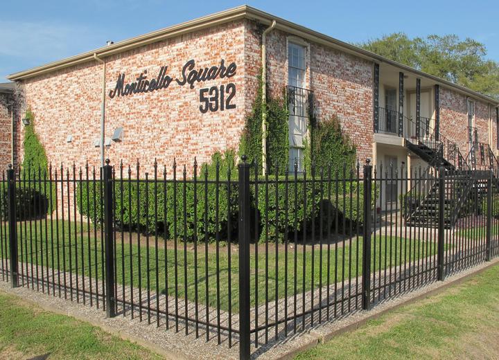 Monticello Square Apartment