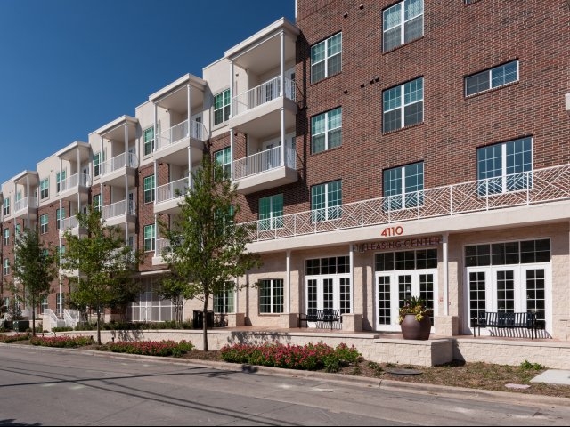 4110 Fairmount Apartment