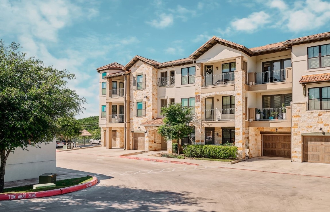 Marquis Cross Mountain San Antonio 1257+ for 1, 2 & 3 Beds