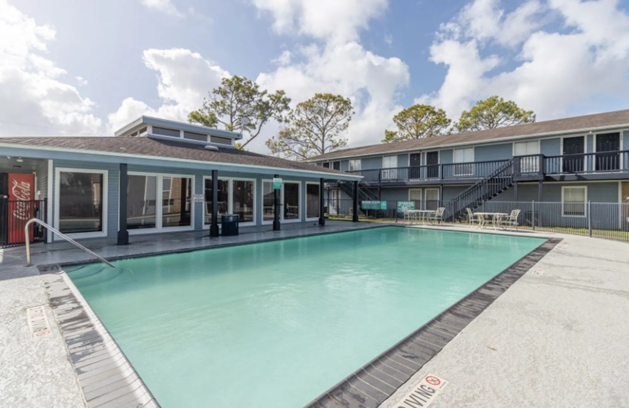 Albion - Angleton, TX - Photo 1 of 29