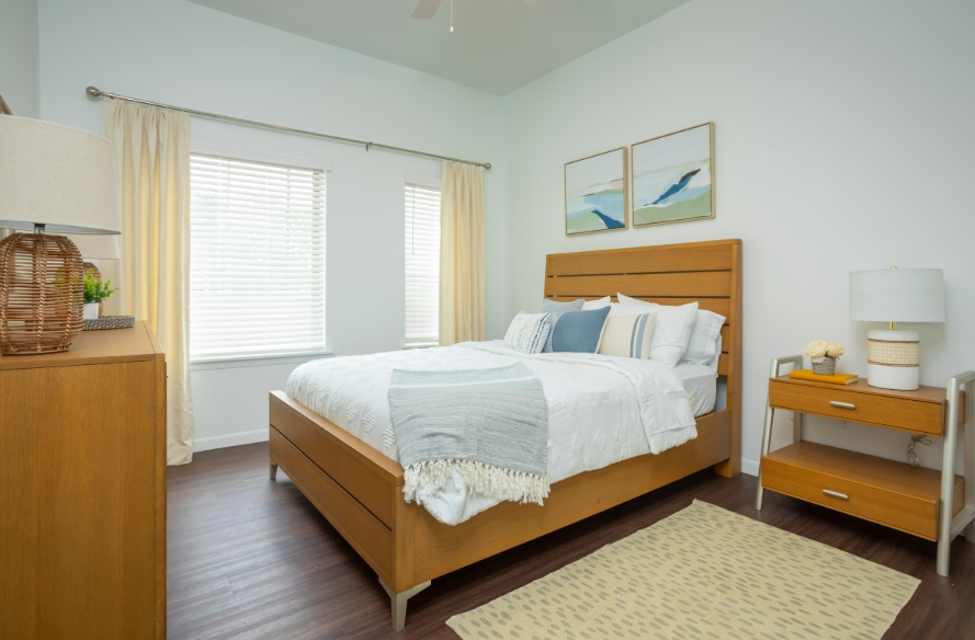 Gray - Bedroom - Photo 8 of 10