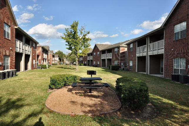 Lakeview Estates Apartment