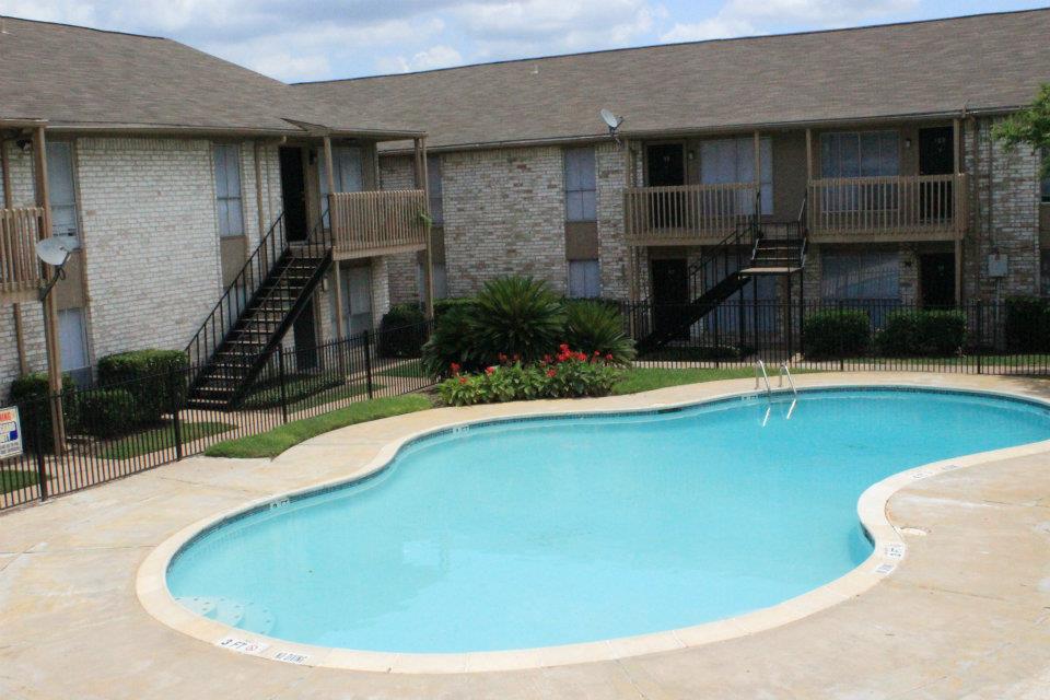 Sterling Crossing - Pool - Photo 5 of 15