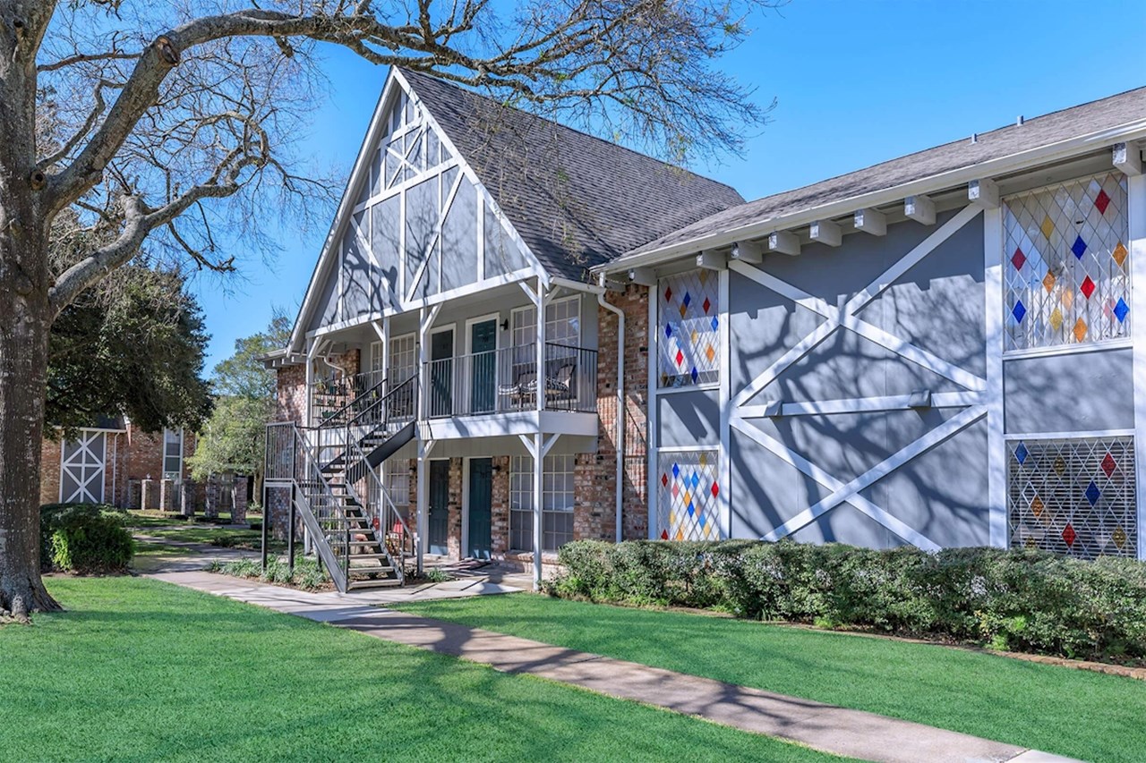 Salem Square - Friendswood, TX - Photo 1 of 17