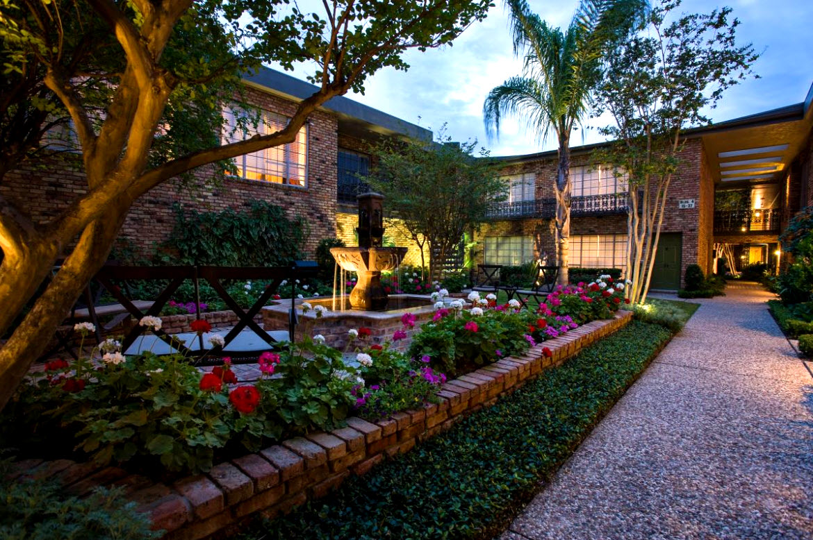 Marquee Uptown/Carriage Square Apartment