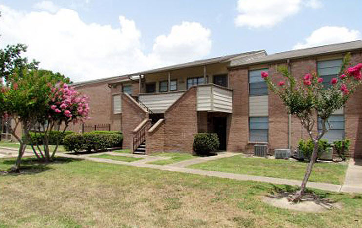 Sands Point Apartment