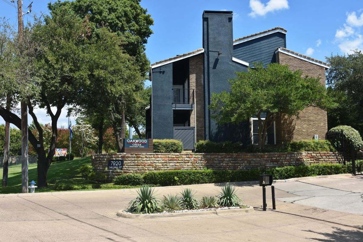 Oakwood Creek Dallas 1089+ for 1 & 2 Bed Apts