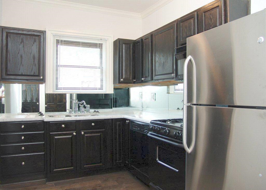Spanish Villas - Kitchen - Photo 5 of 6