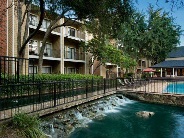 Foundations at Lions Head Sugar Land 1070+ for 1 & 2 Beds