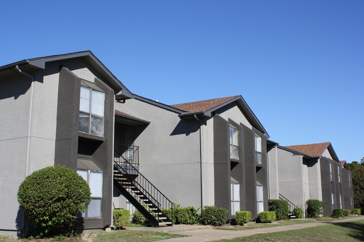 Oaks Branch I Garland 1450+ for 2 & 3 Bed Apts