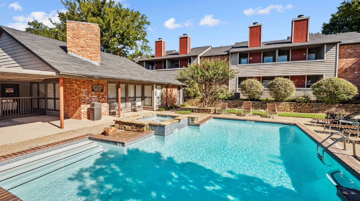 Kennington - Pool - Photo 8 of 19