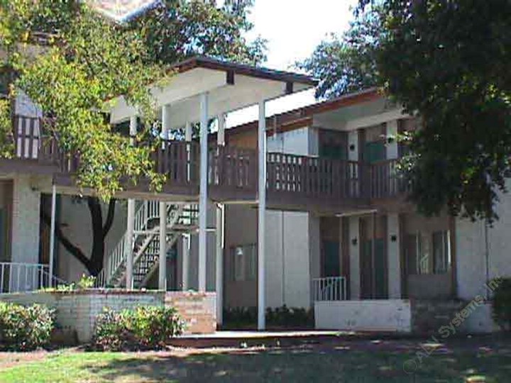 Oaks at Spring Valley Apartments