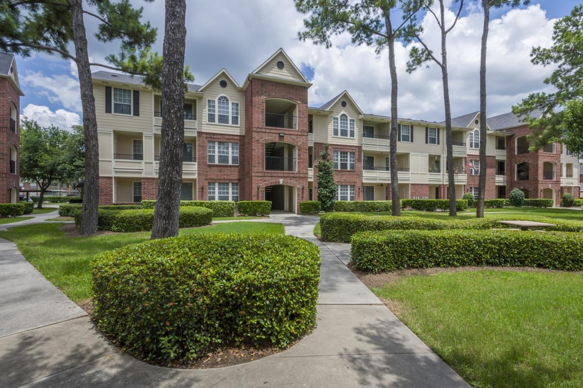 Veranda at Centerfield Apartment