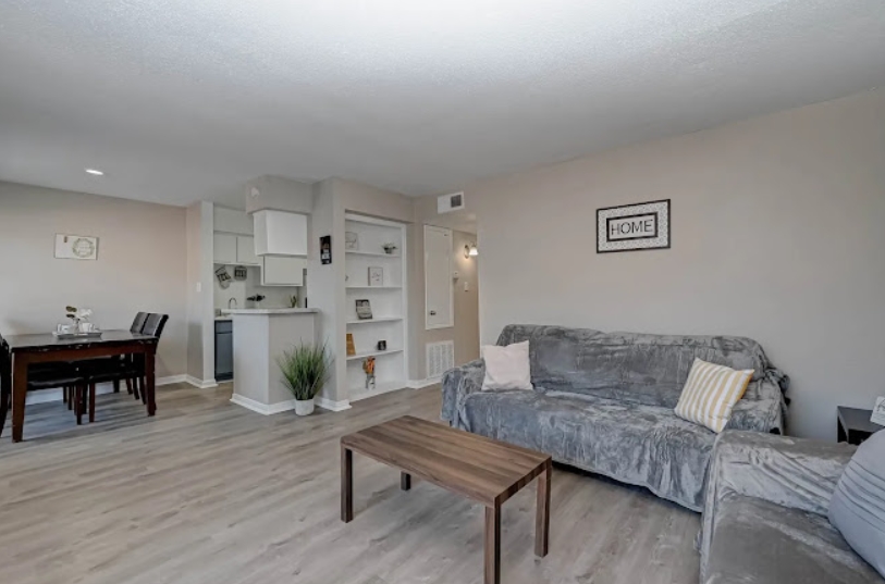 8801 Glencrest - Living/Dining - Photo 5 of 9